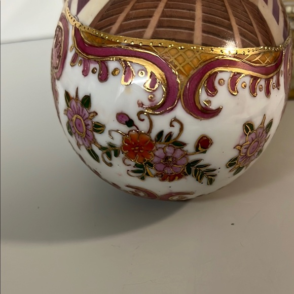 Decorative Ceramic Egg with Last Supper Design - Picture 8 of 13